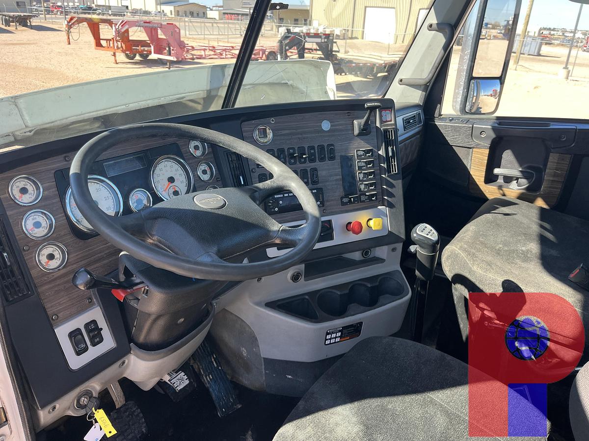 Used 2022 FREIGHTLINER CORONADO 122 SD T/A DAYCAB HAUL TRUCK