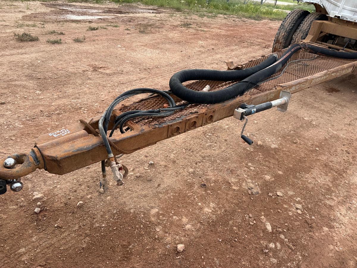 Used 5,250 GALLON ALUMINUM 2-AXLE TANK PUP TRAILER