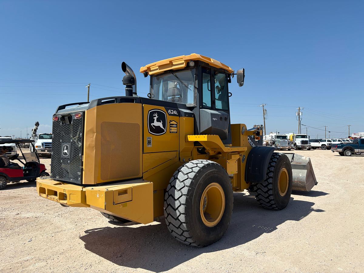 Used 2019 JOHN DEERE 624L WHEEL LOADER