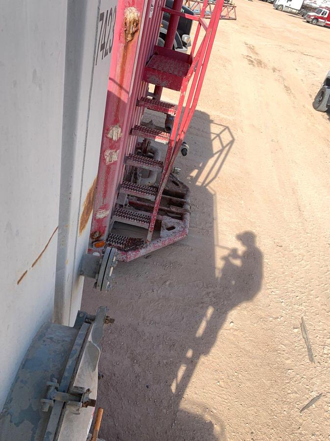 Used 41’L x 8’W x 13’ T 685bbl Rolling Frac Tank