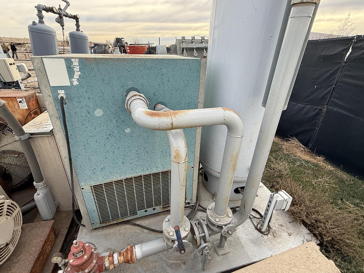 Used FS CURTIS RS-100 F 458 CFM 100 PSI SKIDDED AIR COMPRESSOR (INCOMPLETE)