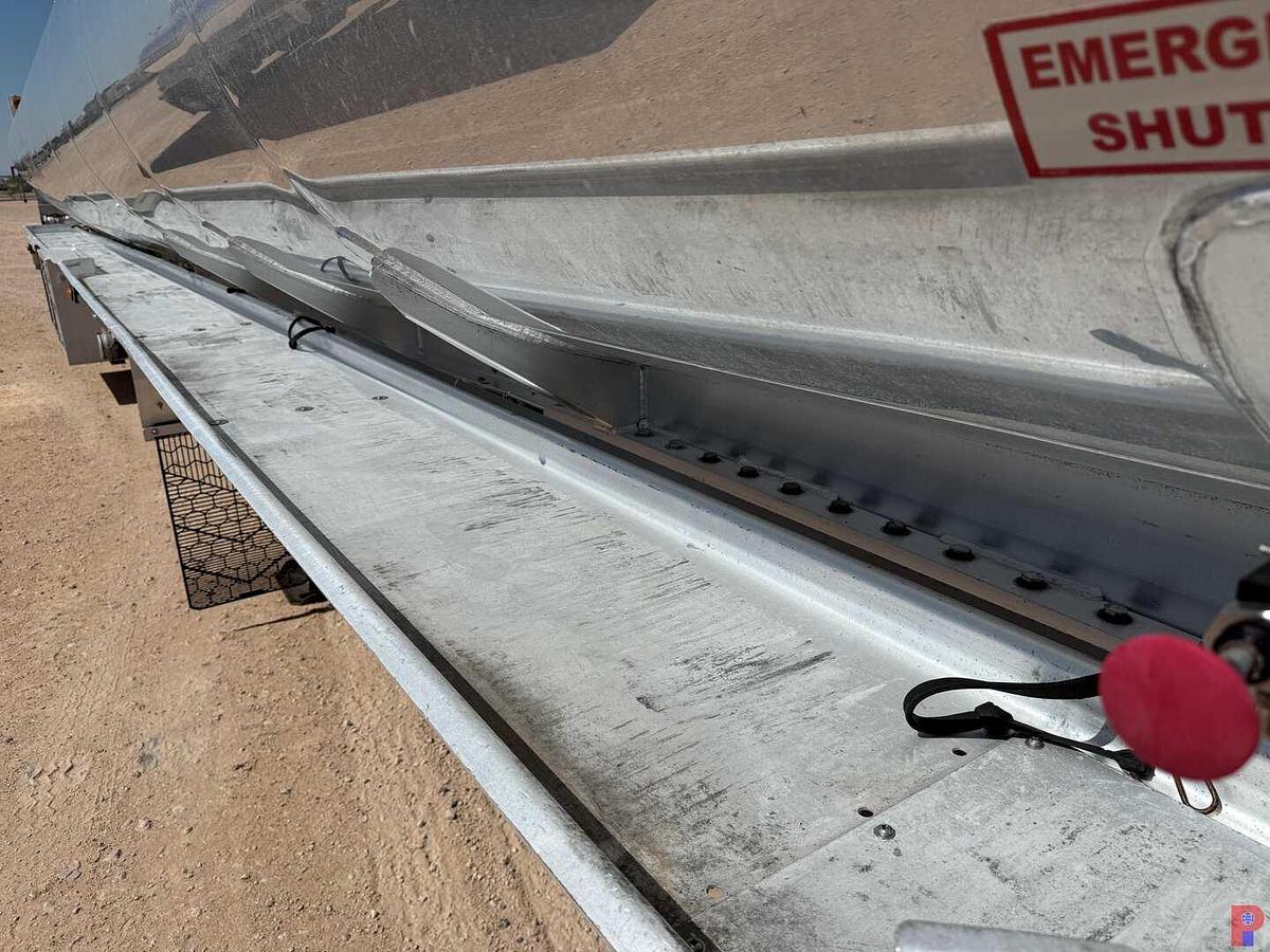 Used 2014 POLAR TANK 9,400 GAL. T/A FUEL TANK TRAILER