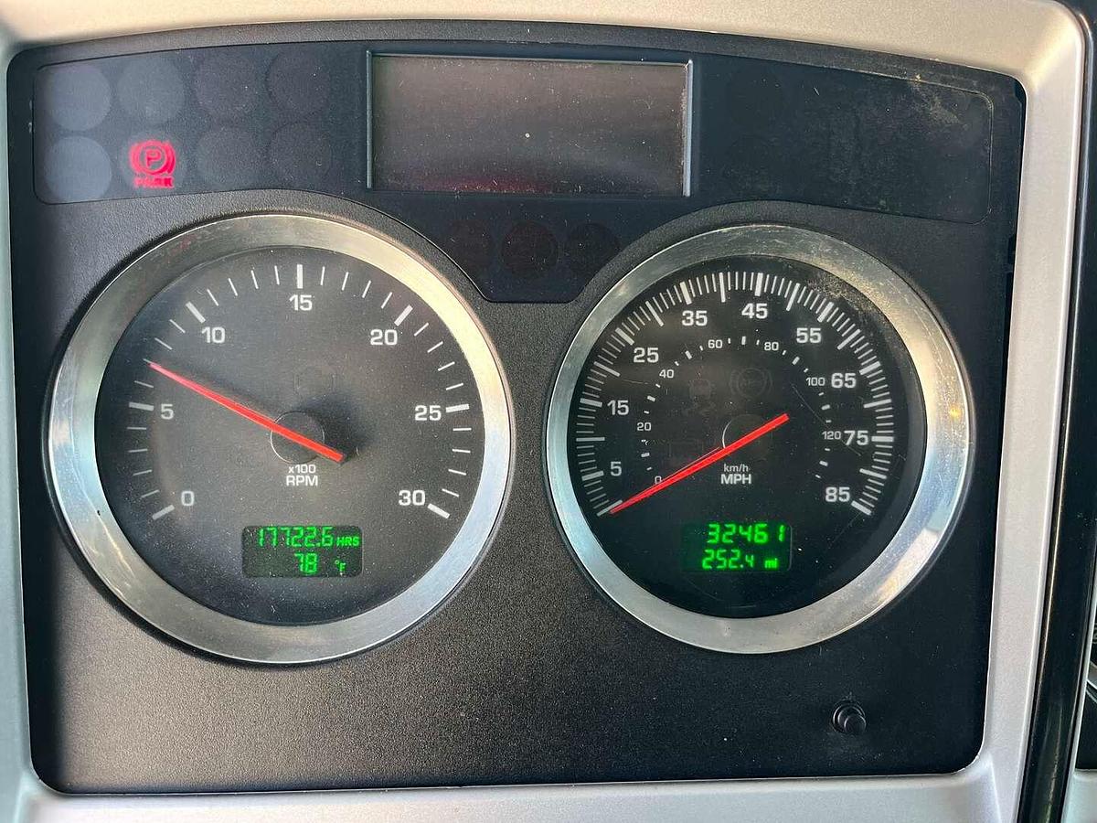 Used 2011 KENWORTH T800 T/A SLEEPER HAUL TRUCK