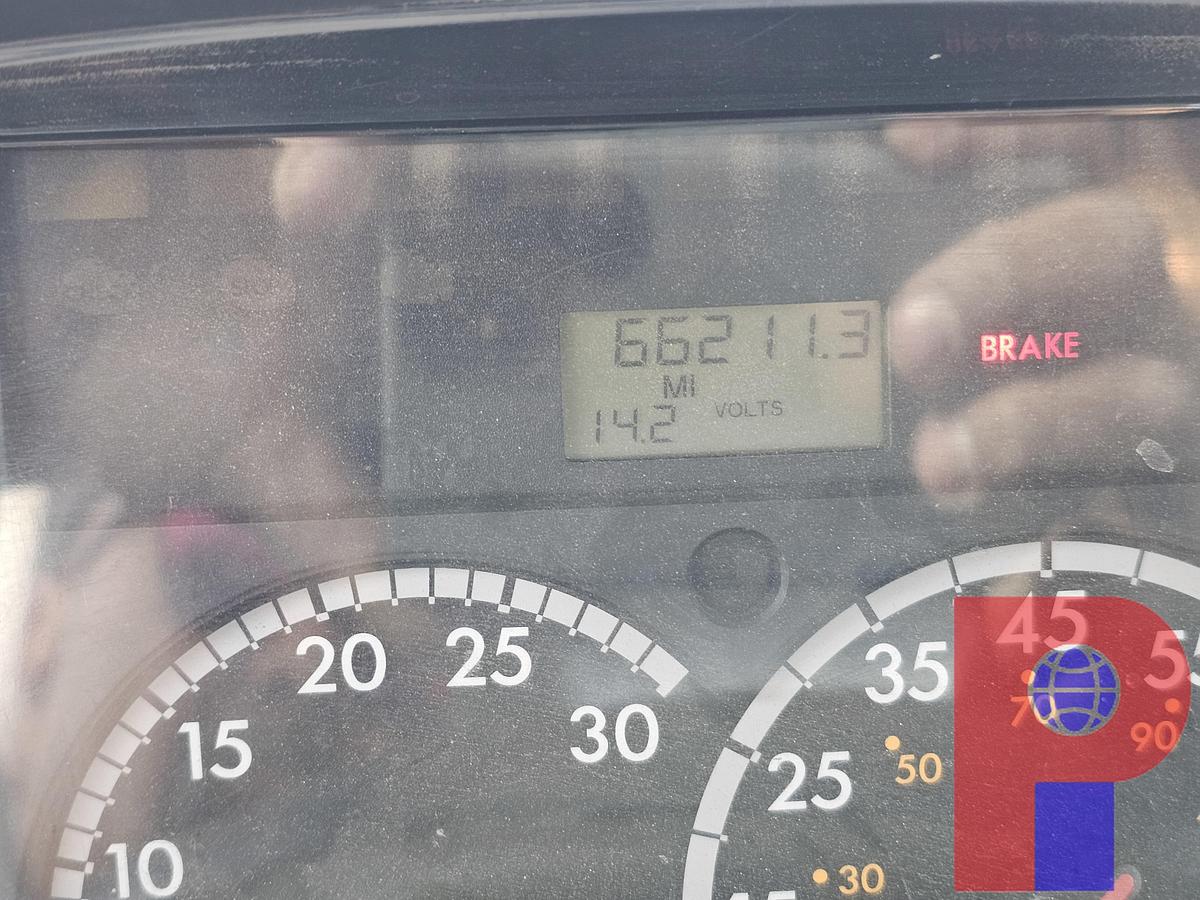 Used 2011 FREIGHTLINER M2 106 S/A DAYCAB ASPHALT POTHOLE TRUCK