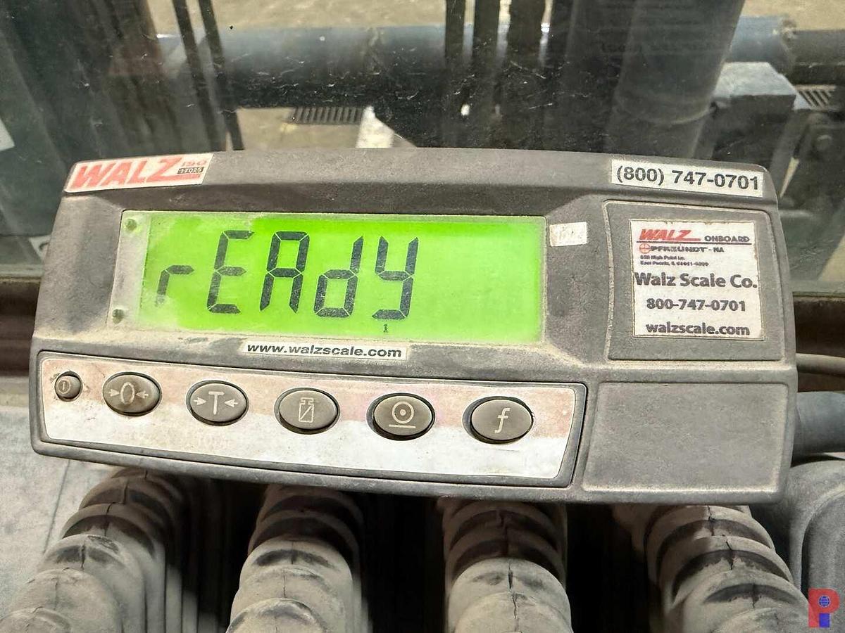 Used HELI CPCD70 14,991 LBS CAP. PNEUMATIC TIRE FORKLIFT