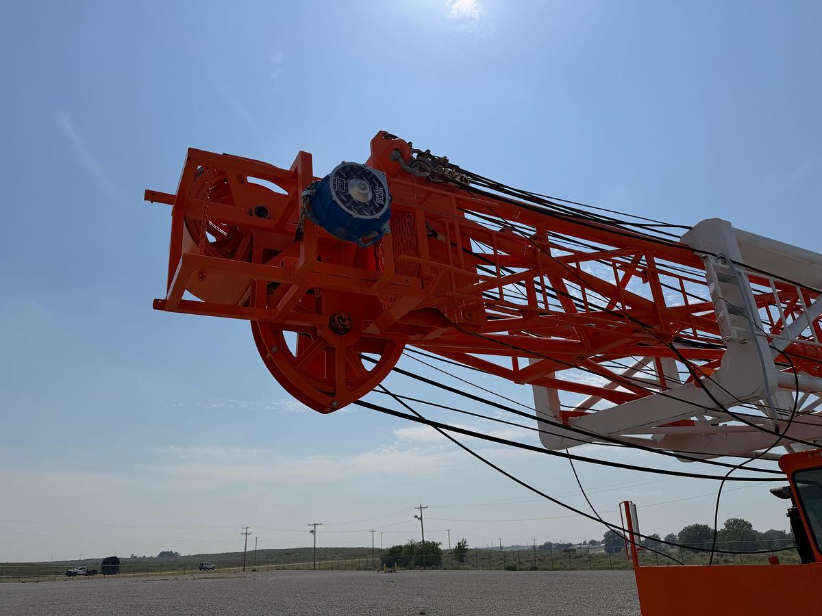 Used Refurbished 1981 FRANKS 1287/160 DTD-HT Well Service Rig (102x230k Mast)