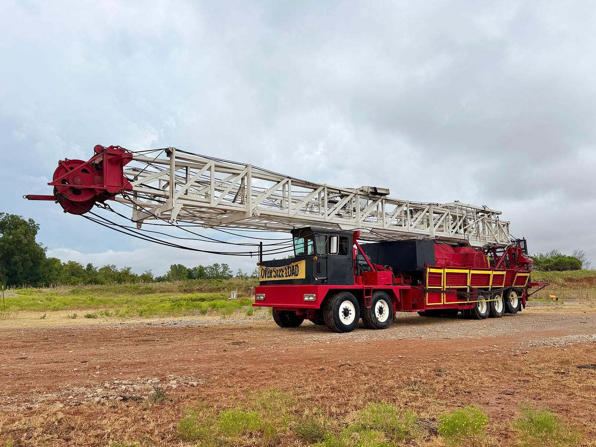 Used 1985 Taylor 550 Well Service Rig, 104 x 250k Mast
