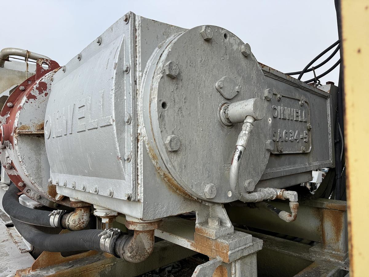 Used OILWELL SA634-5 10K WP TRIPLEX CEMENT PUMP UNIT P/B DETROIT SERIES 60 SKIDDED MTD ON 2007 LUFKIN TRI AXLE NARROW NECK LOWBOY