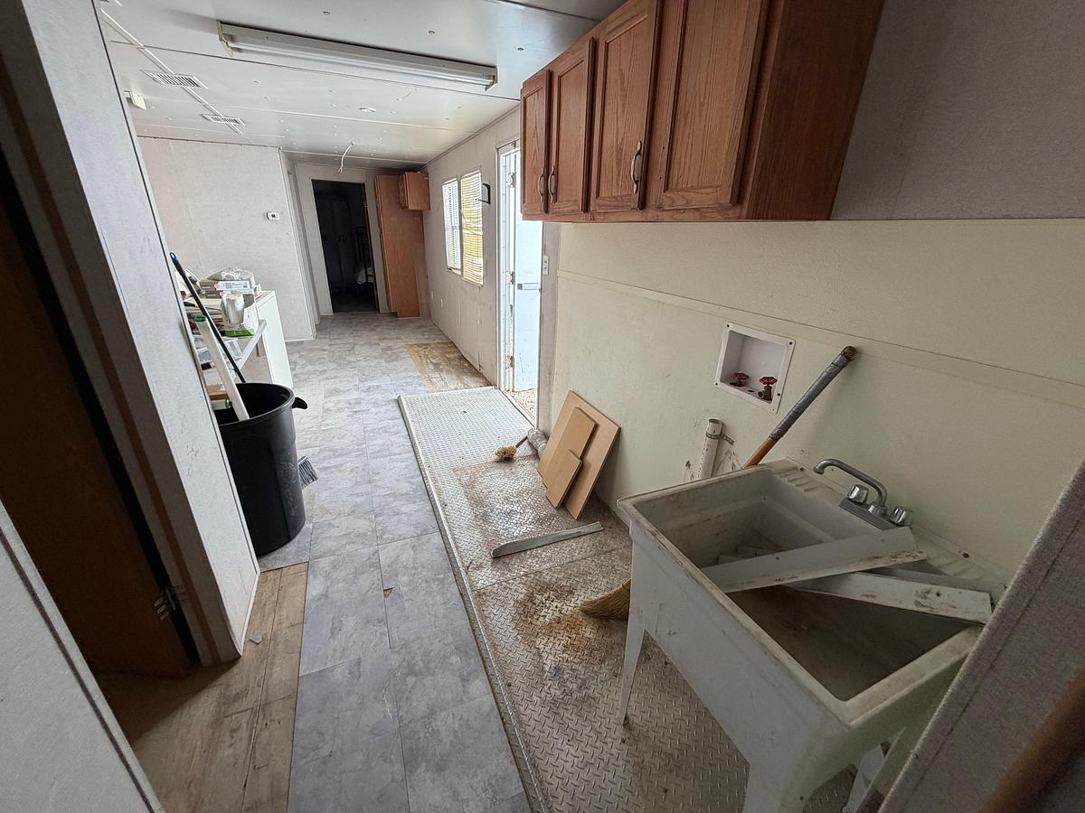 Used 48x14 (12) Bed skidded Living Quarters
