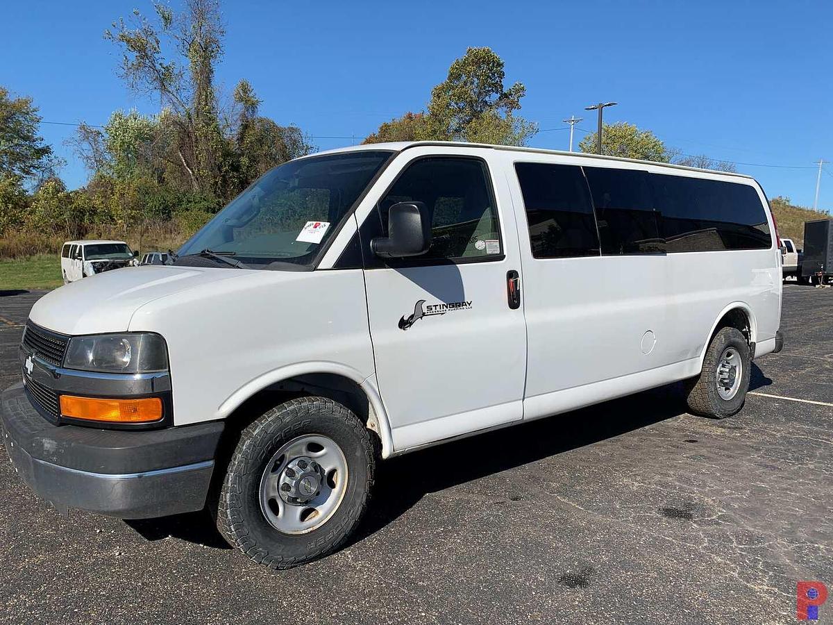 Used 2016 CHEVROLET EXPRESS PASSENGER VAN