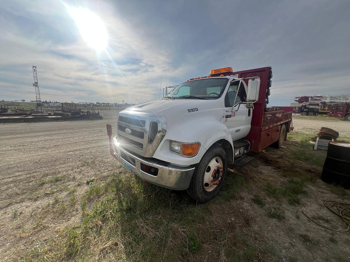 Used 2008 FORD F-650 SUPER DUTY TRUCK WITH TOOL BED