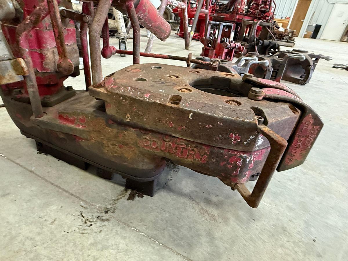 Used OIL COUNTRY M-40 HYDRAULIC ROD TONG W/ HANGER