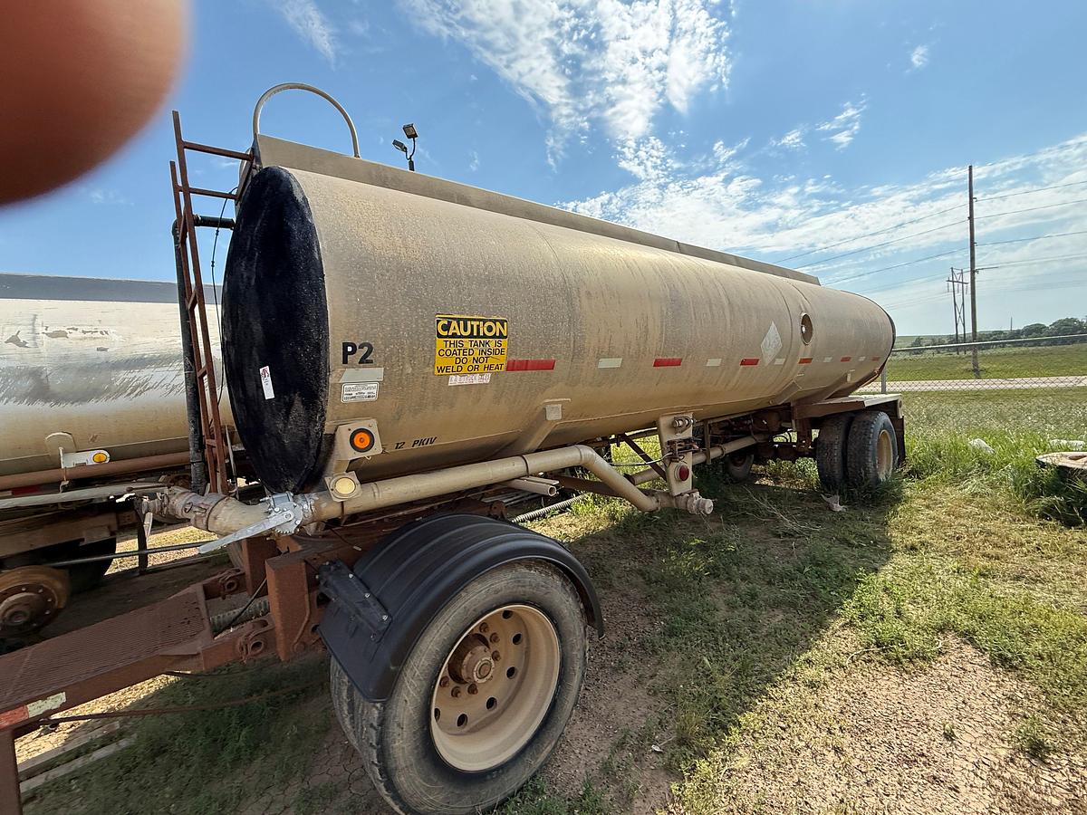 Used 1985 J&L TANK 5,250 GALLONS MC-306-AL 2-AXLE TANK PUP TRAILER