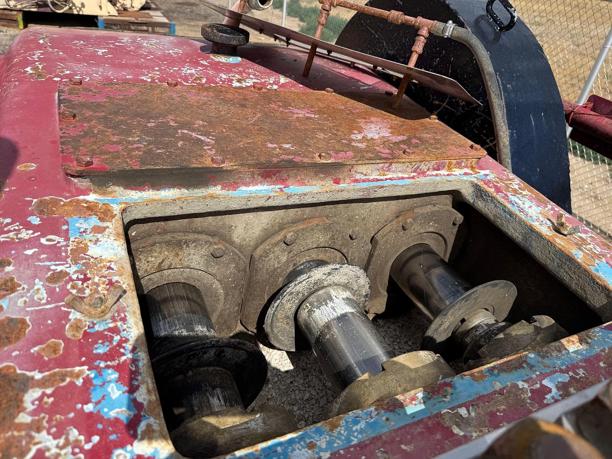 Used WEATHERFORD 5K WP TRIPLEX PUMP MTD ON 16’ T/A GOOSENECK TRAILER