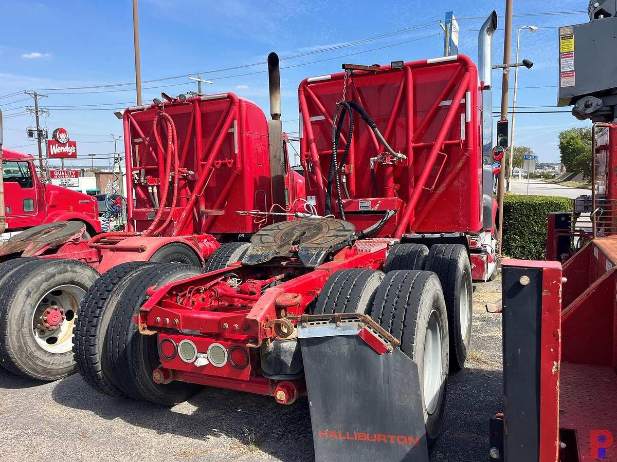 Used 2009 KENWORTH T800 T/A 36” SLEEPER TRUCK