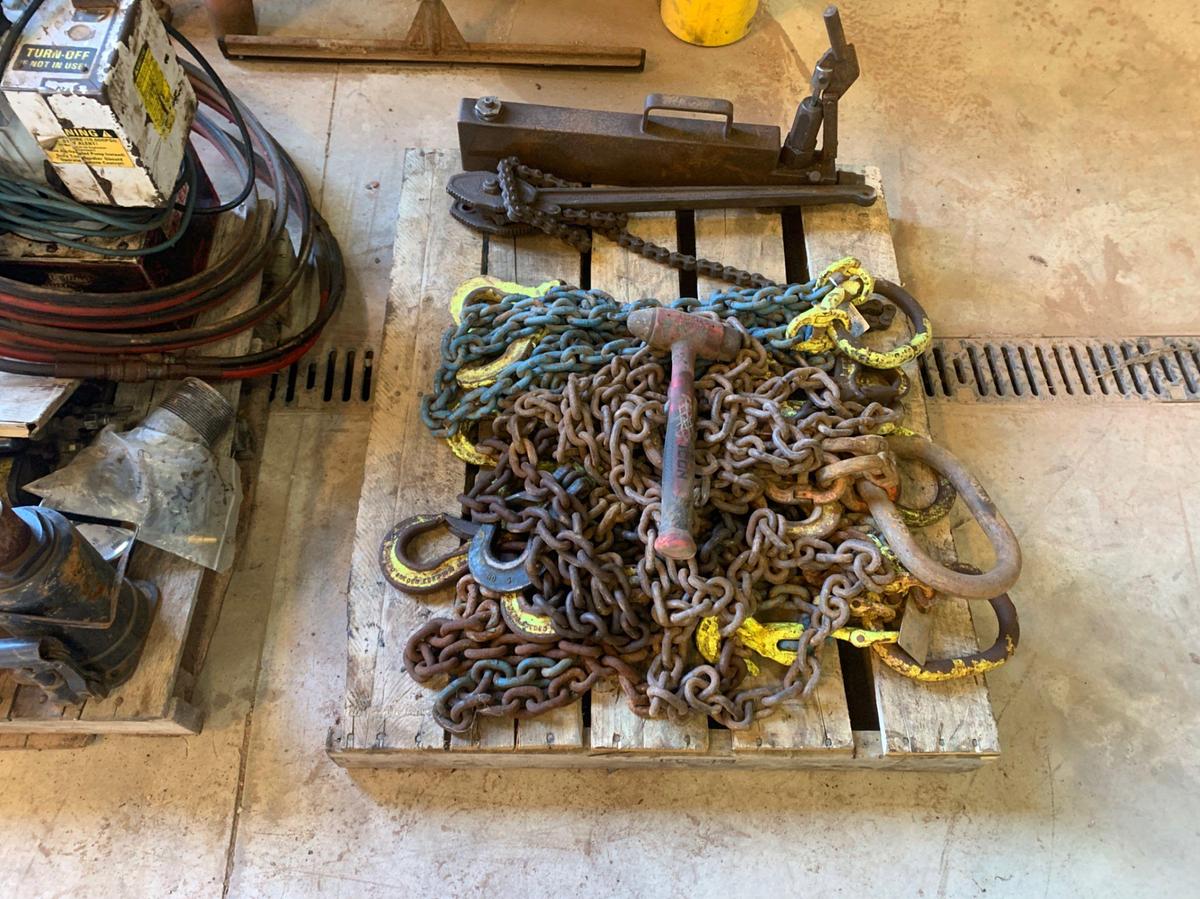 Used 2 Pallets of Chains, 1 Hydraulic Power Unit, Cutting Torches and Hose