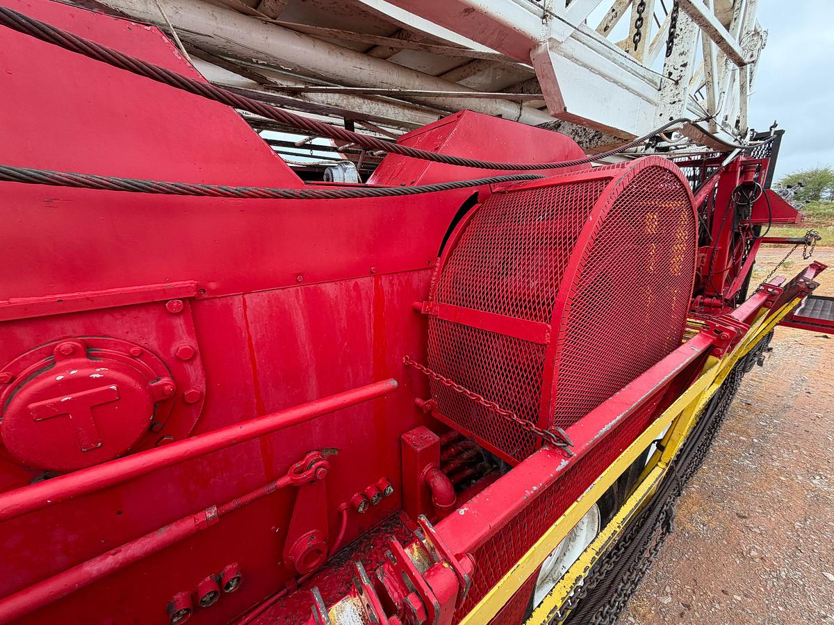 Used 1985 Taylor 550 Well Service Rig, 104 x 250k Mast