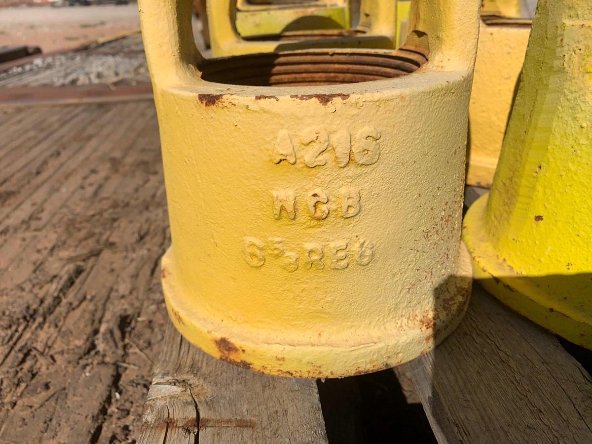 Used (13) Pin End LIFT BAILS (8) Box End LIFT BAILS