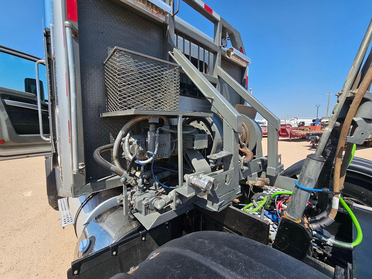 Used 2022 Kenworth T880 Heavy Haul Winch Truck