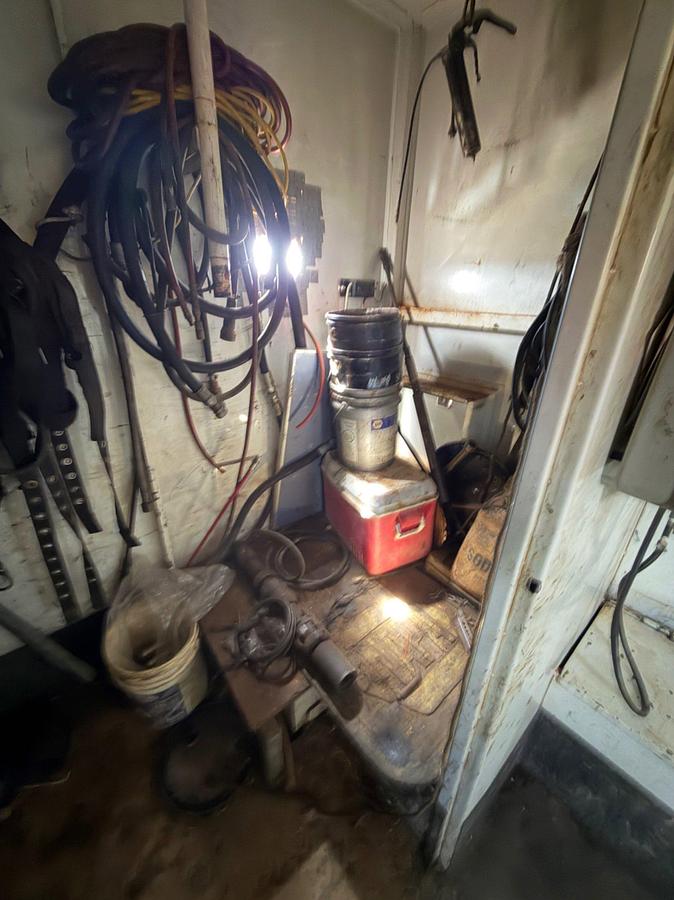 Used Scott’s 24’ Custom Dig House Trailer