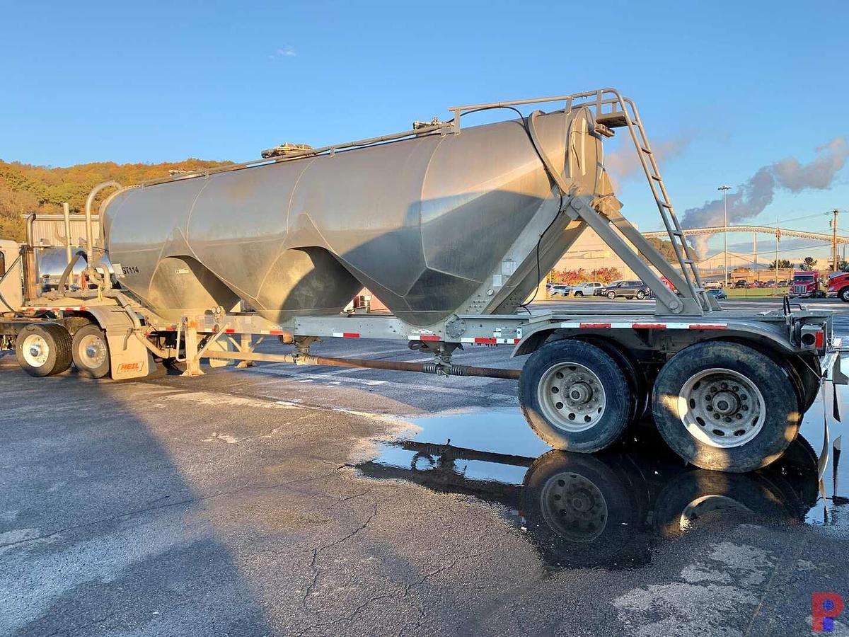 Used 2017 HEIL  1040 CU. FT T/A DRY BULK PNEUMATIC TRAILER