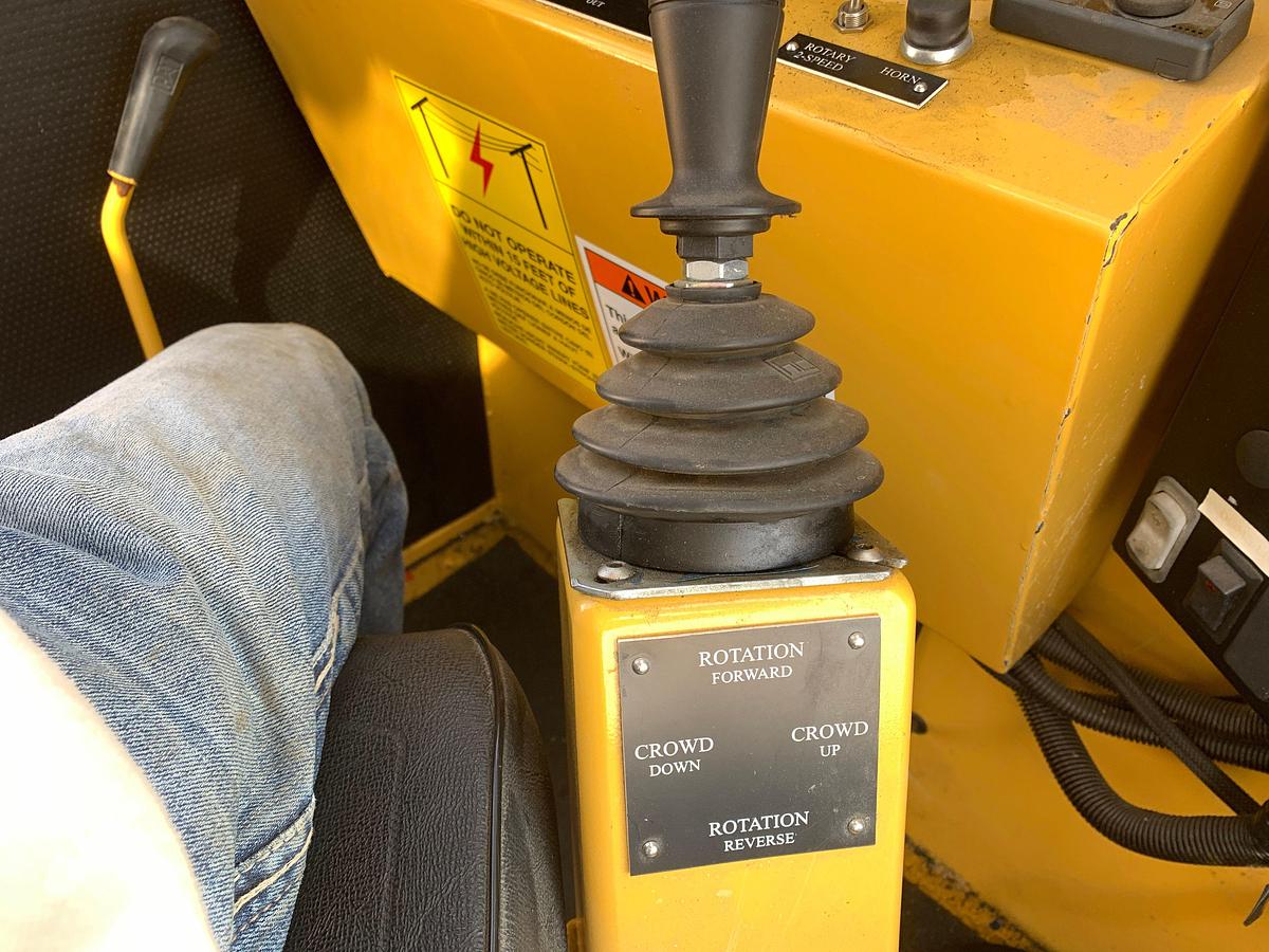 Used SPIRADRILL MHD 80 (REFURBISHED IN 2024) VERTICAL DRILL MTD. ON 2012 KENWORTH T800 TRI AXLE TRUCK