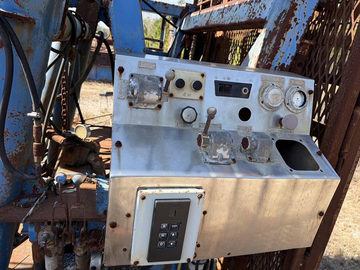 Used 2007 MOOR RIG XJ60 DD 104'-200K 5-AXLE WELL SERVICE WORKOVER RIG