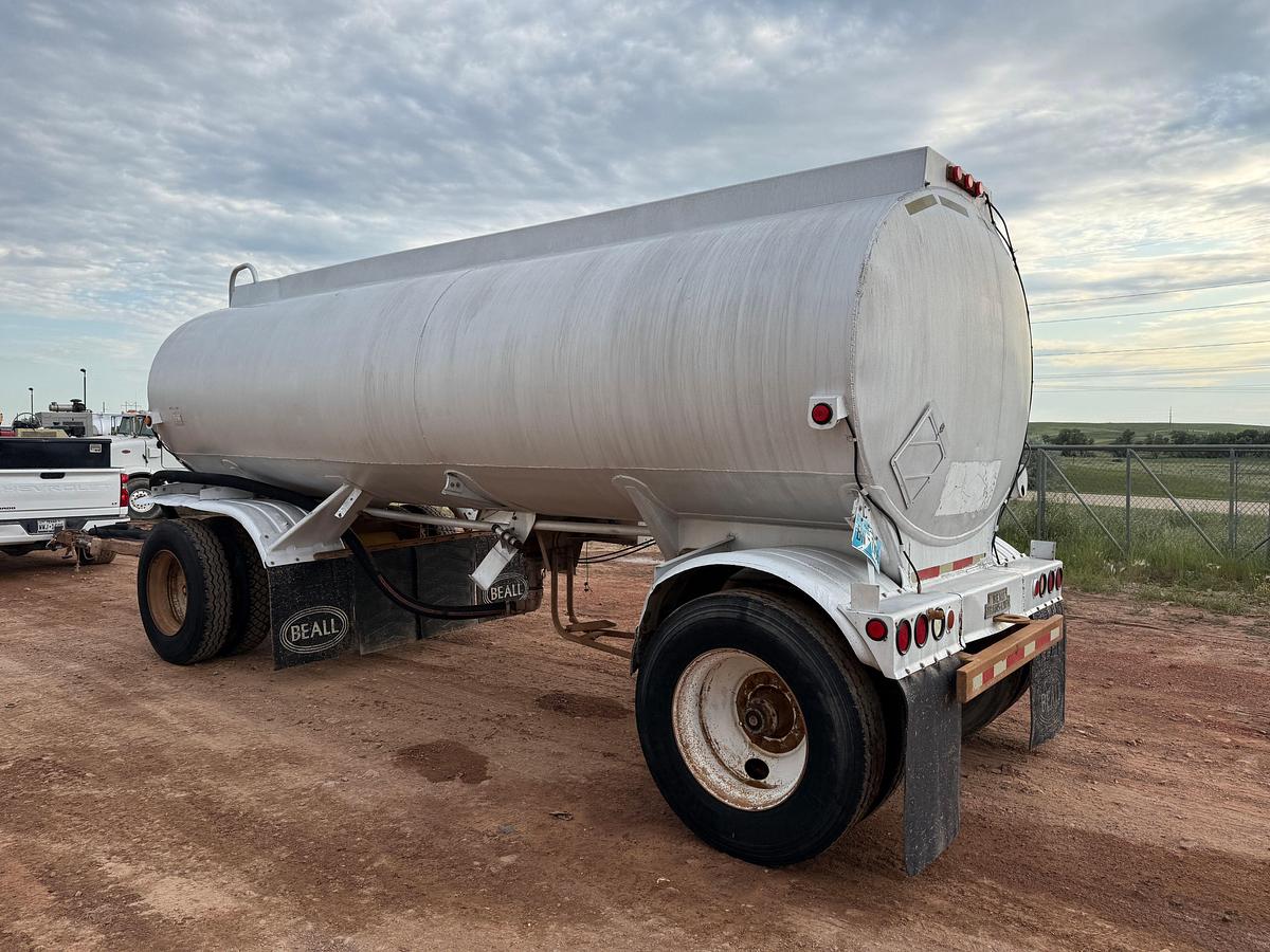 Used 5,250 GALLON ALUMINUM 2-AXLE TANK PUP TRAILER