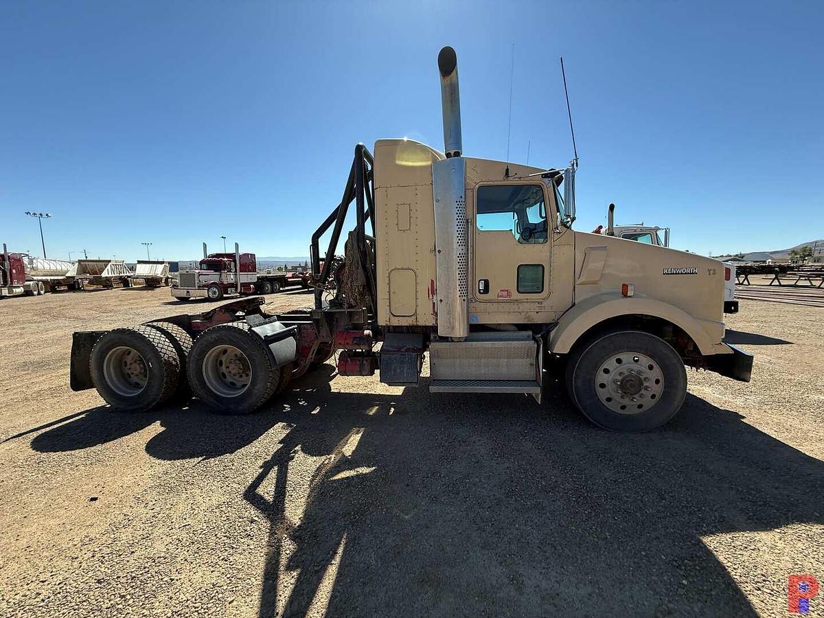 Used 2008 KENWORTH T800 T/A 36” SLEEPER 45K LBS. WINCH TRUCK