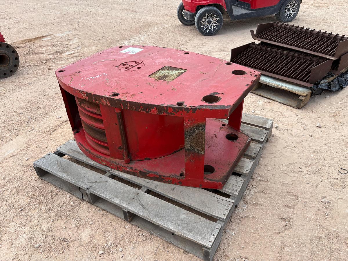 Used 4-SHEAVE 1-1/8" BLOCK [RED]