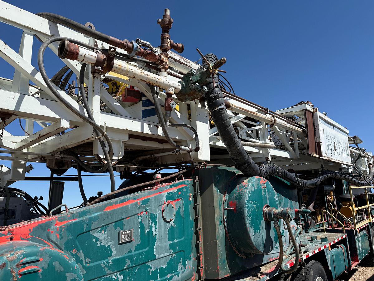 Used 2006 SJ PETRO XJ450 105’-303K LBS. 5-AXLE MOBILE DRILLING RIG
