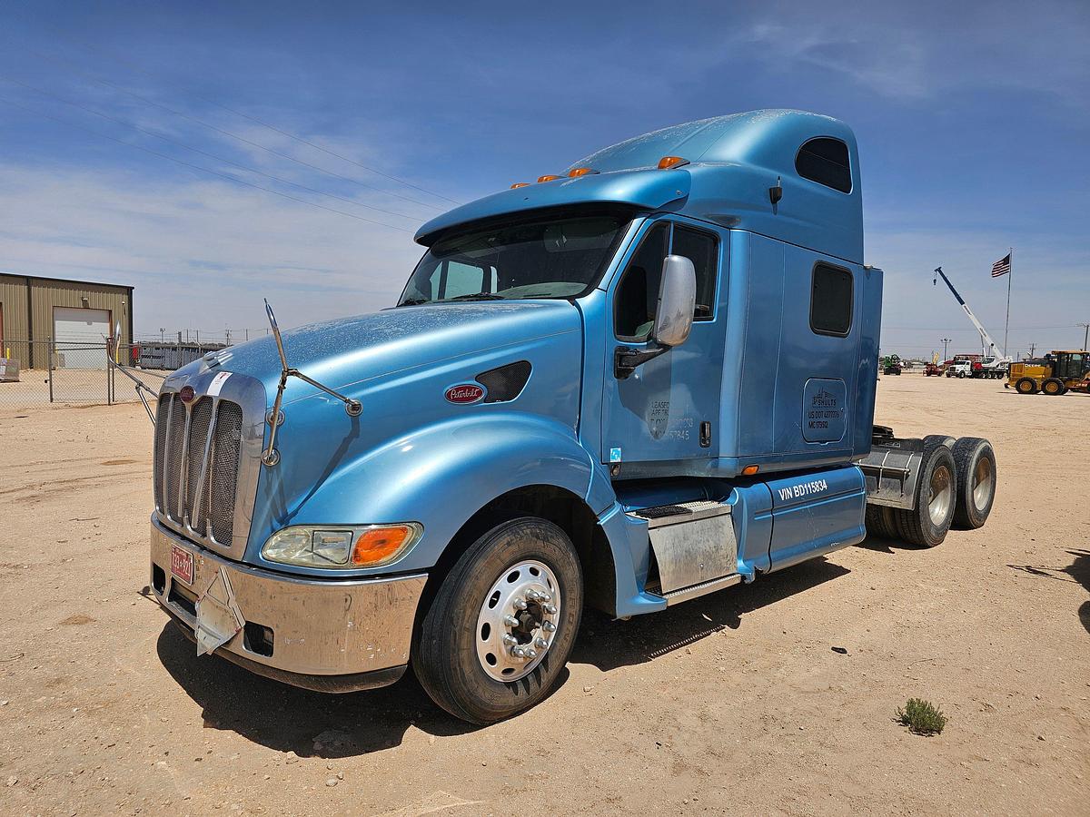 Used 2011 PETERBILT 387 T/A SLEEPER HAUL TRUCK (INOPERABLE)