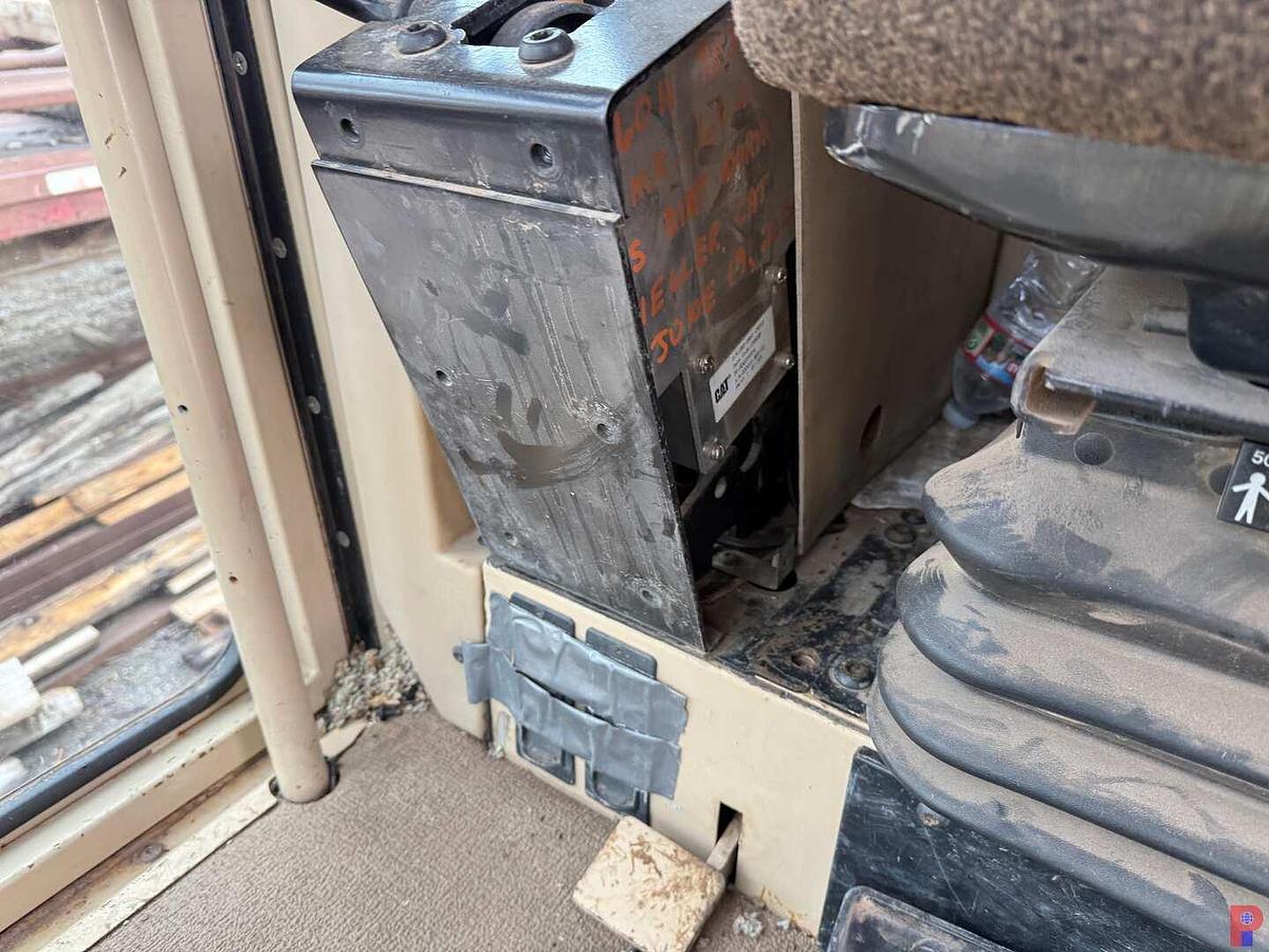 Used 1995 CATERPILLAR 160H MOTOR GRADER