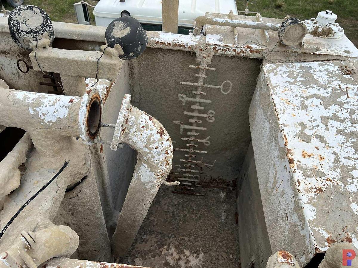 Used 1999 INTERNATIONAL  9400 T/A CEMENT PUMP TRUCK