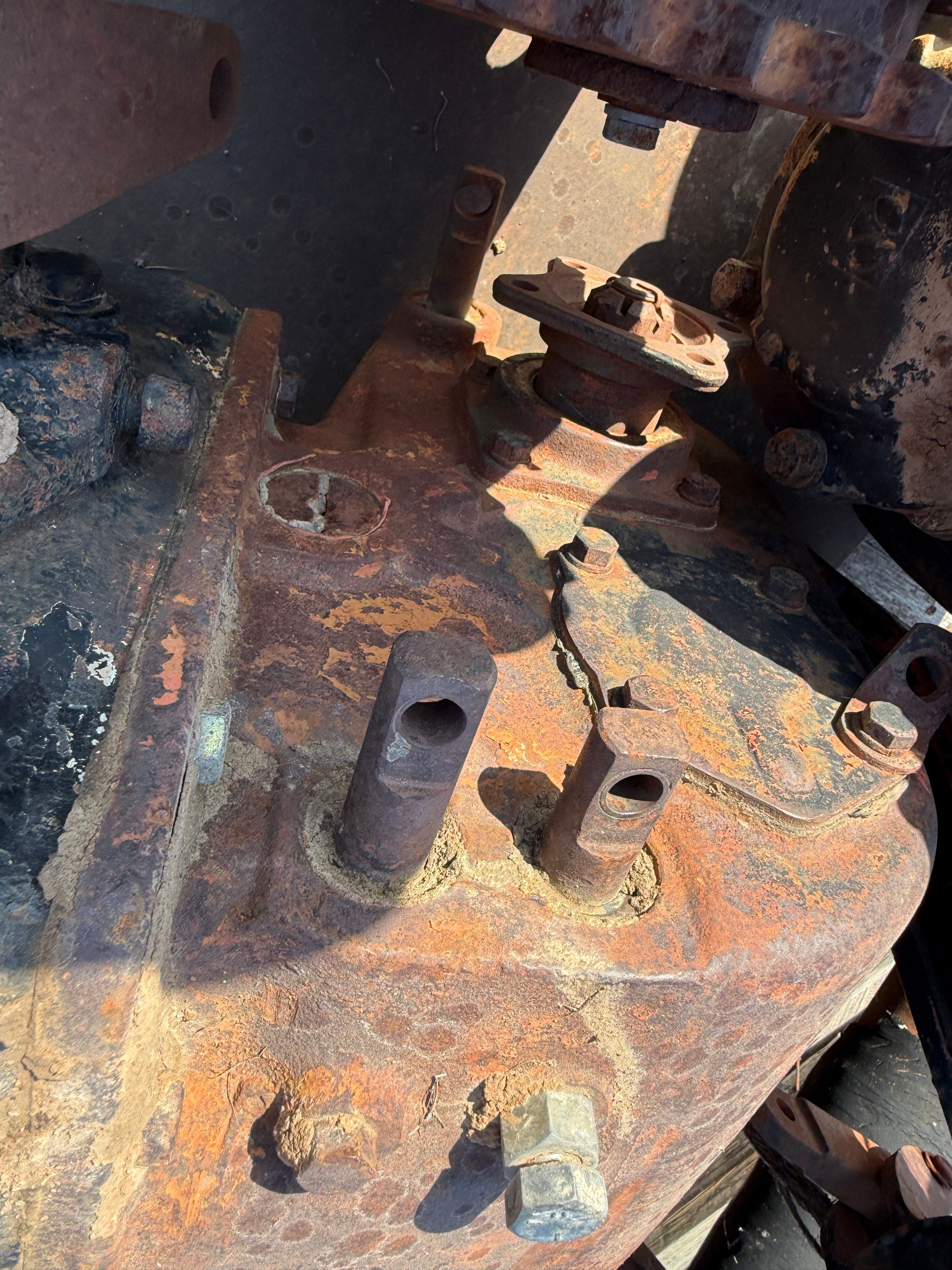 Used SPICER R-8341 4-SPD AUXILIARY TRANSMISSION W/ POWER TOWER