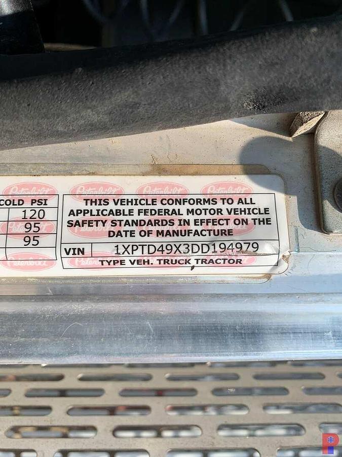 Used 2013 PETERBILT 367 T/A SLEEPER TRUCK