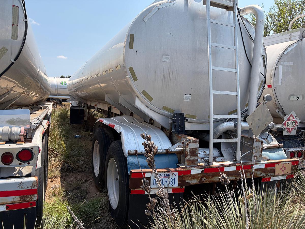 Used 1989 FREUHAUF FUEL TRANSPORT TRAILER