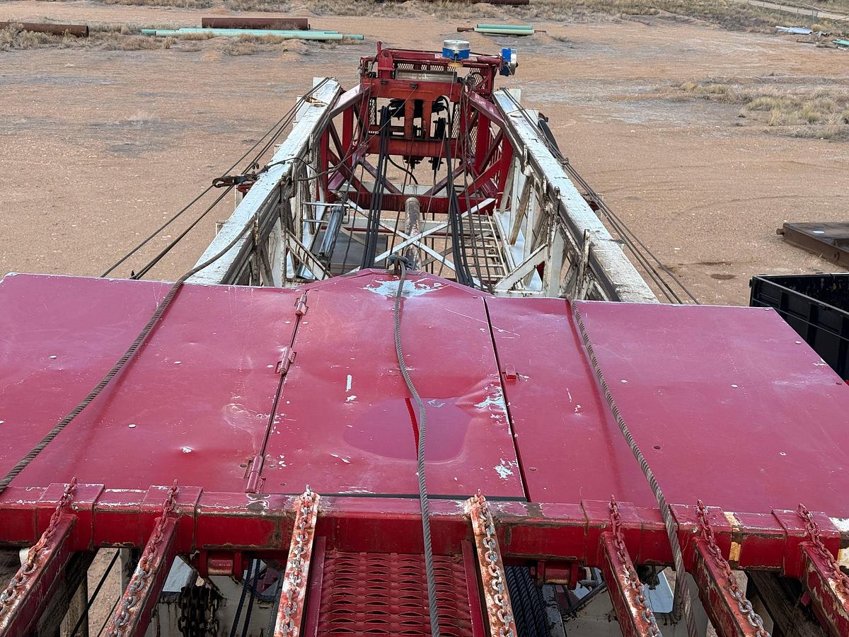 Used 2004 CROWN CE550 DD 104’-250K 5-AXLE WELL SEEVICE WORKOVER RIG