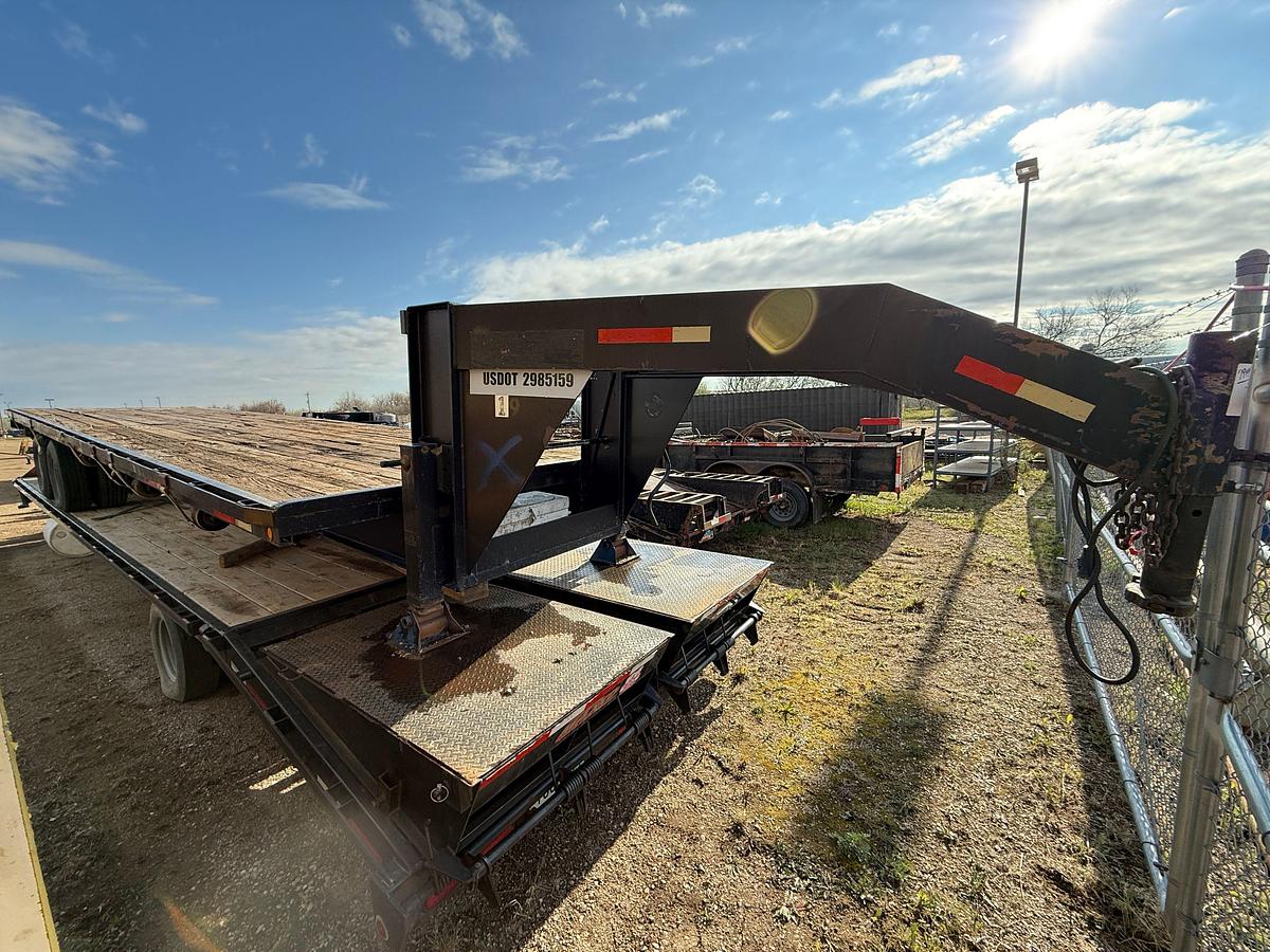 Used 1997 THIBS 32’ X 96” DUAL T/A GOOSENECK TRAILER