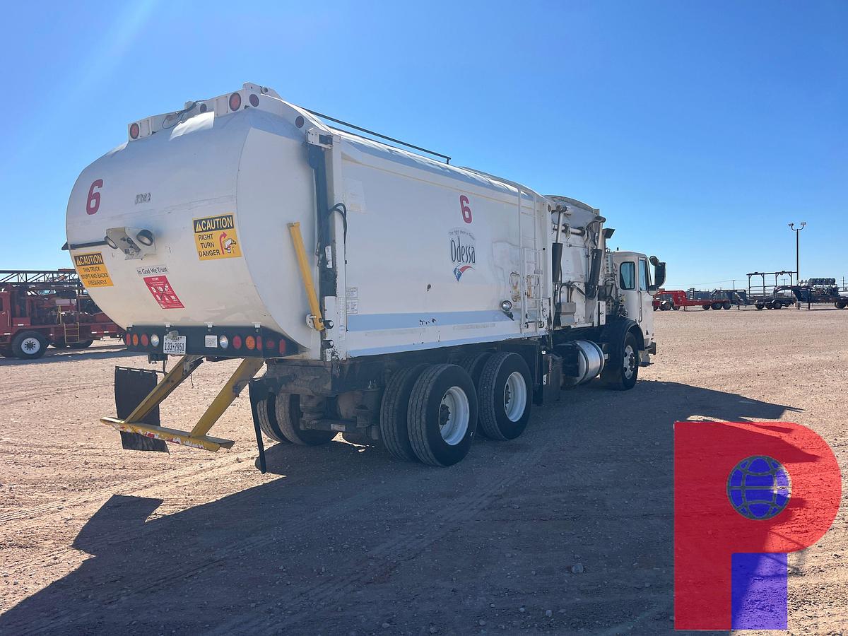 Used 2014 AUTOCAR XPEDITOR T/A 29YD CAB OVER TRASH TRUCK