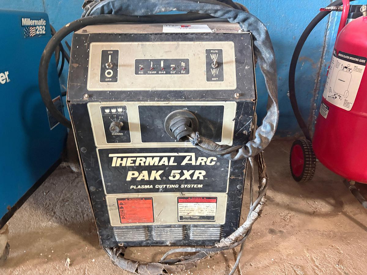 Used Thermal-Arc PAK 5XR plasma cutting system