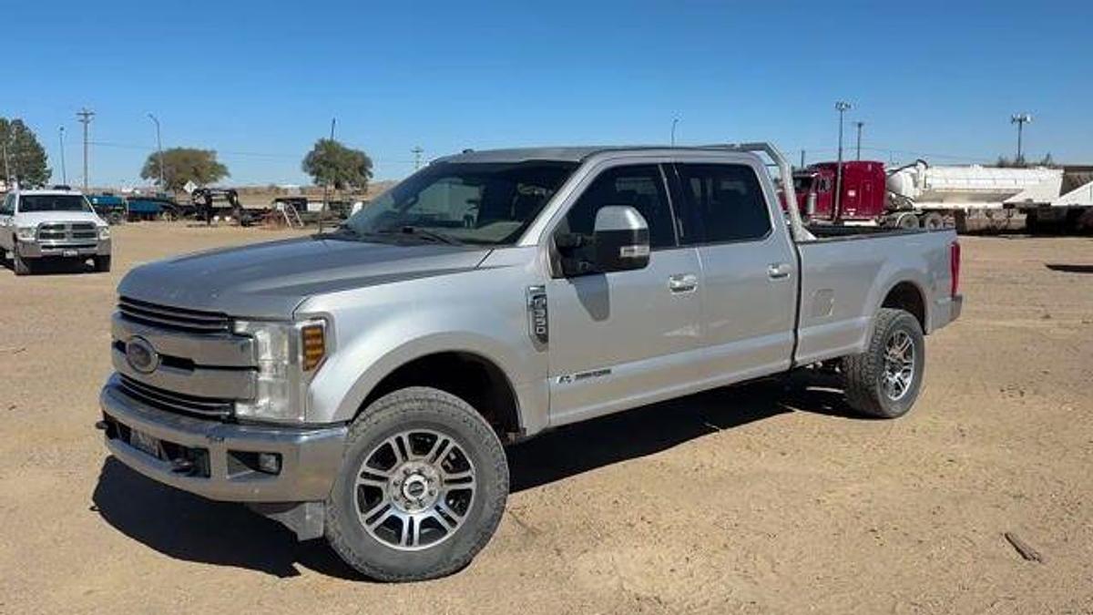 Used 2018 FORD F-350 SUPER DUTY LARIAT 6.7L CREW CAB 4X4 PICKUP