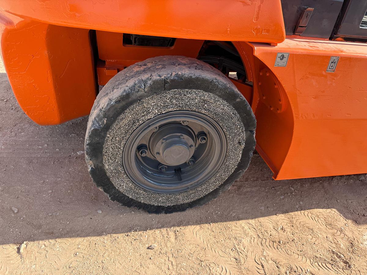Used 2012 Doosan D70S-5 13,550lbs forklift