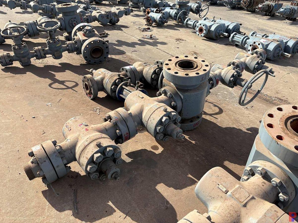 Used 7-1/16” FLUID CROSS W/ (2) 4-1/16” 10K & (2) 2-1/16” 10K GATE VALVES