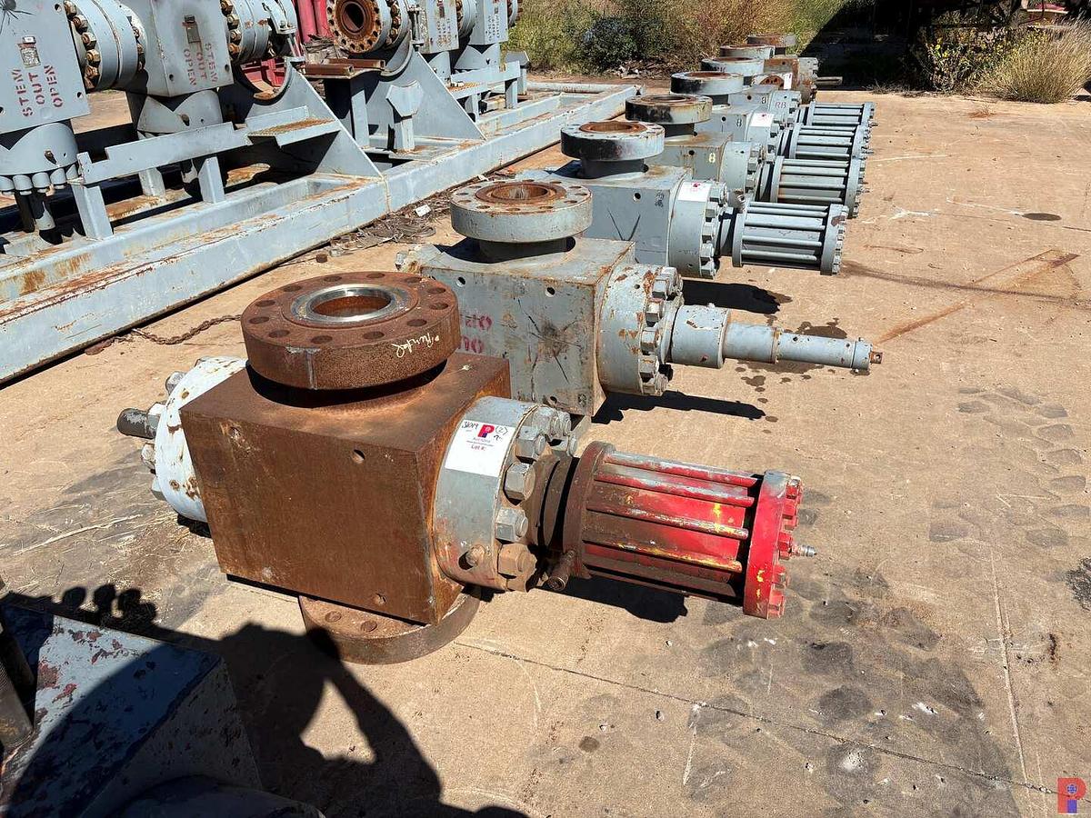 Used (2X$) (2) 7-1/16” 10K HYDRAULIC FRAC VALVES