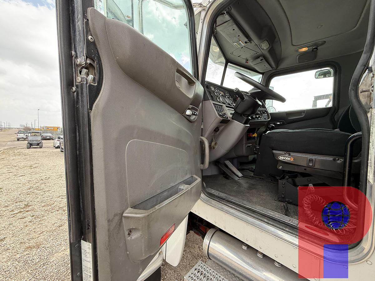 Used 2014 PETERBILT 388 T/A DUMP TRUCK