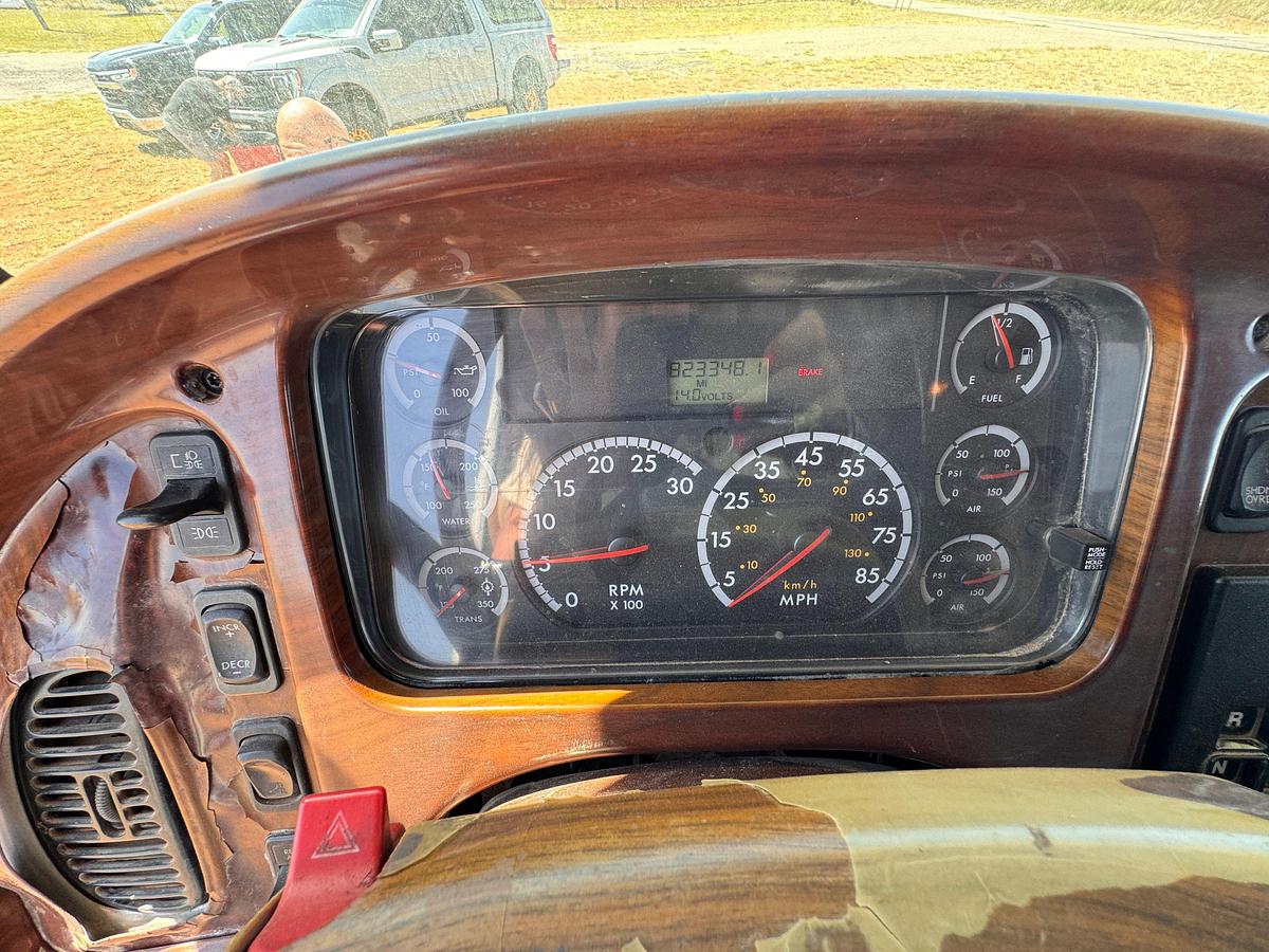 Used 2006 FRIEGHTLINER M2 CREW CAB HAUL TRUCK