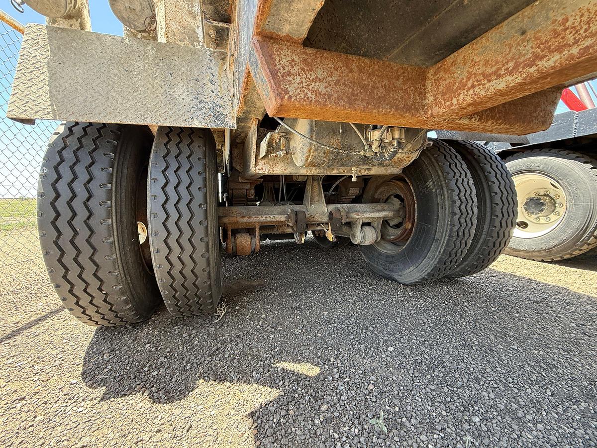 Used 400 SACK VOLUMETRIC CEMENT MIXER T/A TRAILER