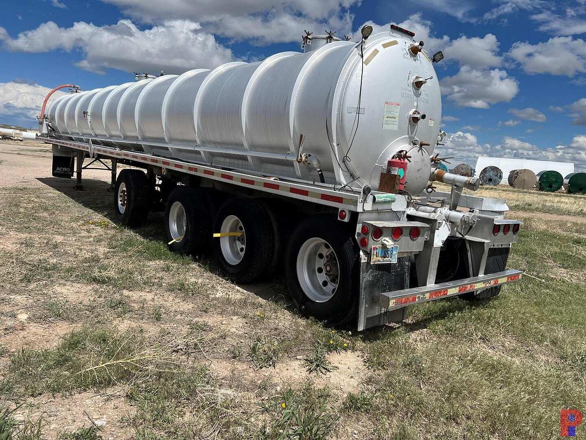 Used 2009 ACRO TRI-AXLE W/ TAG AXLE 200BBL ALUM. VACUUM TRAILER