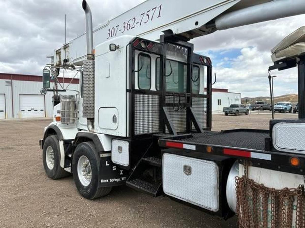 Used 2007 Kenworth T800 30 Ton Crane Truck